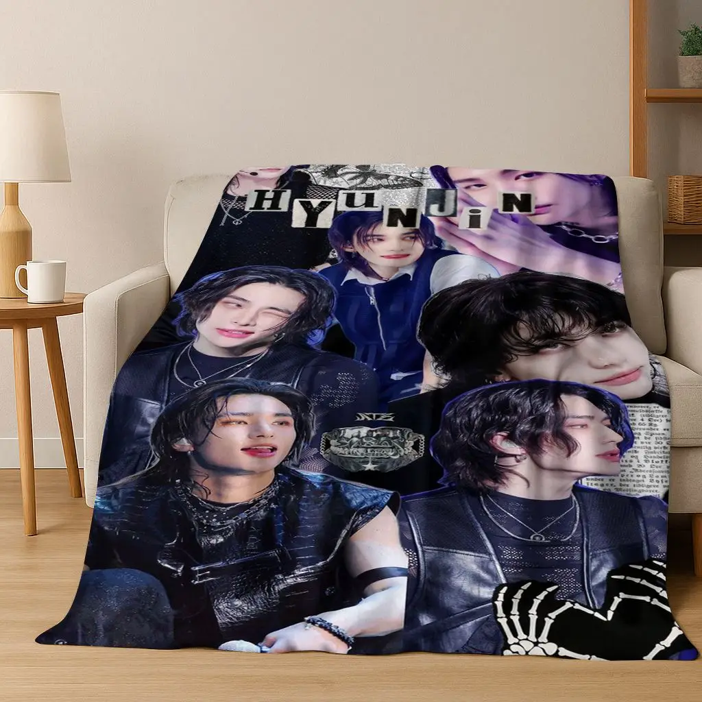 Home Office Cozy - D Hyunjin Solo KPOP Flanel Battaniye